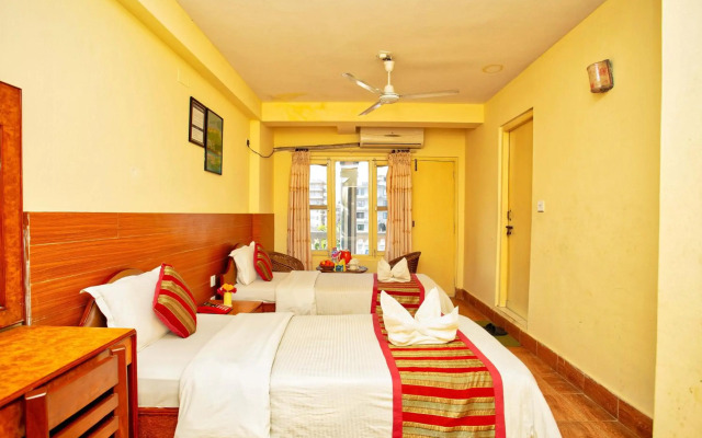 Hotel Grand Holiday