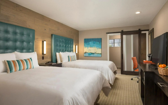 Wave Street Inn