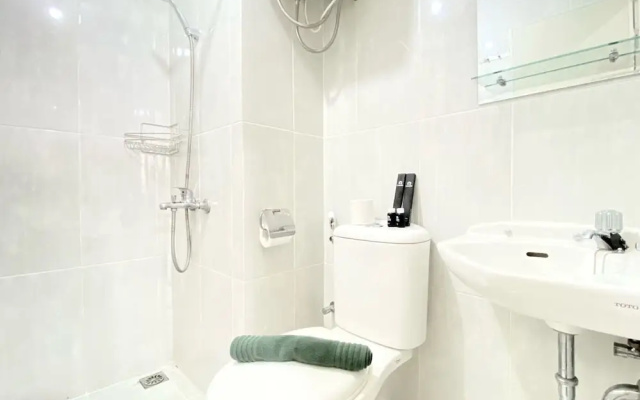 Spacious 2Br Apartment At Grand Asia Afrika