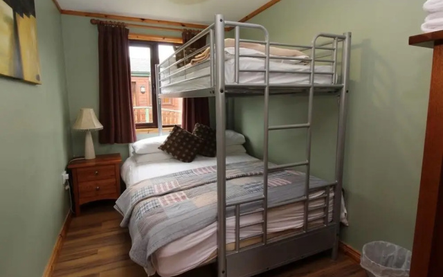 Luxury 4 bed bay View Cabin - Sleeps 9 People