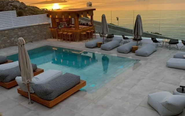 Apiro Mykonos