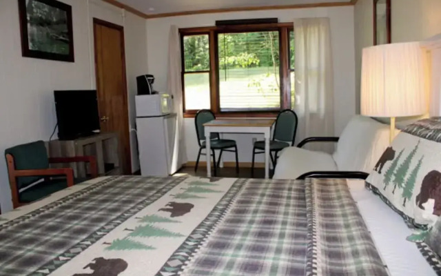 Luzerne Court Motel