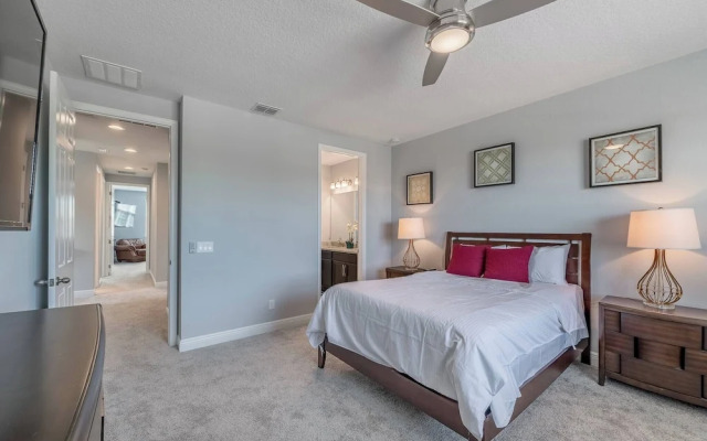 Home Near Disney Area-sleeps 14 Guest