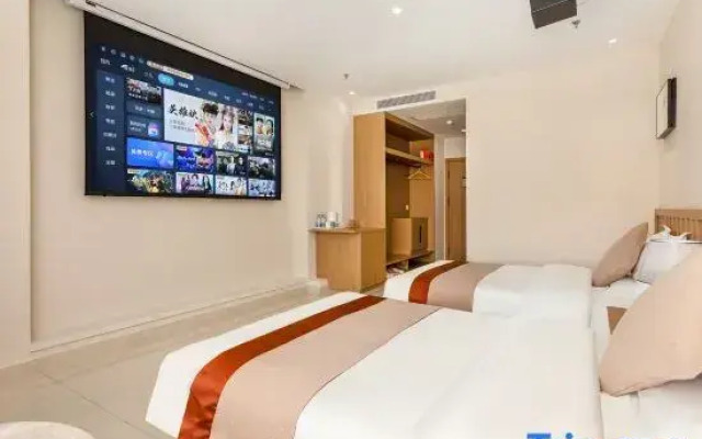 Zhengding Little Dolphin Business Hotel