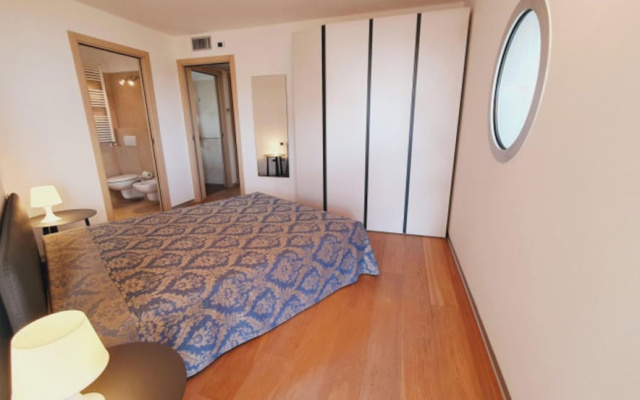 Modern Flat With Panoramic View