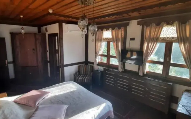 Zümrüdüanka Otel