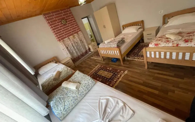 Guesthouse "Gjin Thana"