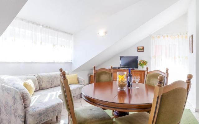 Apartment Vini- beautiful garden and terrase A4 Podstrana, Riviera Split