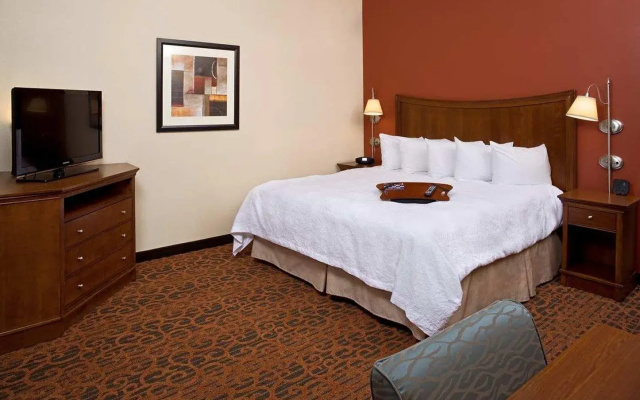 Hampton Inn & Suites Pittsburgh-Meadow Lands