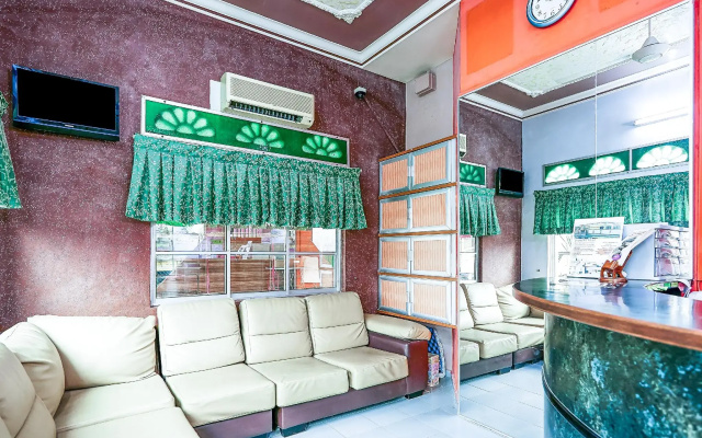 OYO 491 D Anjung Inn