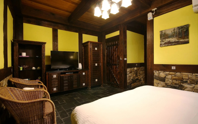 Provence Rose Lodge in Ching Jing