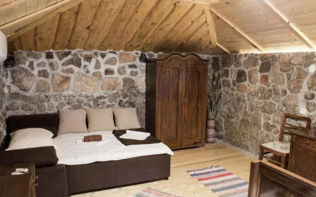 Solovi Dvori
