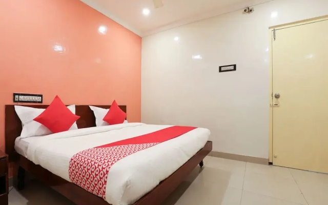 OYO 15753 Vishnu Priya Residency