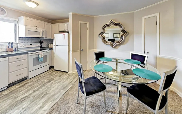 William Hilton #4305 - 2 Br Condo