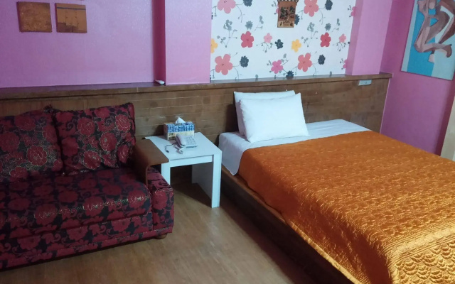 Cyber Motel