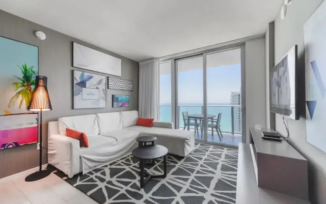 Amazing 2BR Hyde Beach House Ocean Views