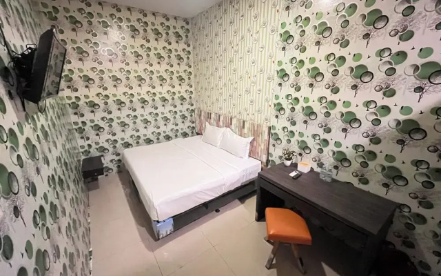 Louise Hotel