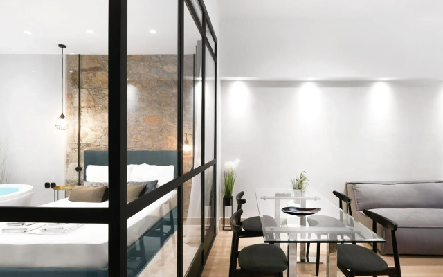 5 star lux suite in Kolonaki.