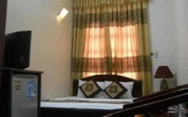 Phu Nhuan Hotel 5