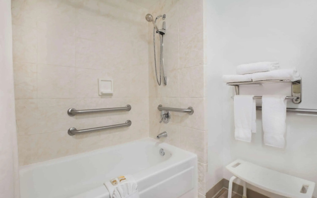 La Quinta Inn by Wyndham Everett