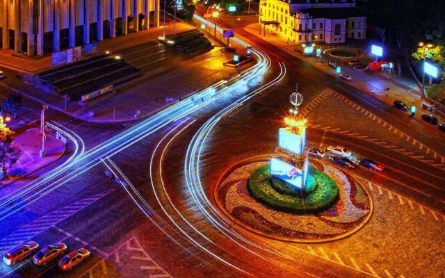 Hotel Dnipro вид на фасад