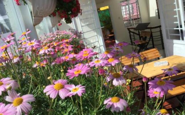 Отель Pretty Backpackers House Далат вид на фасад