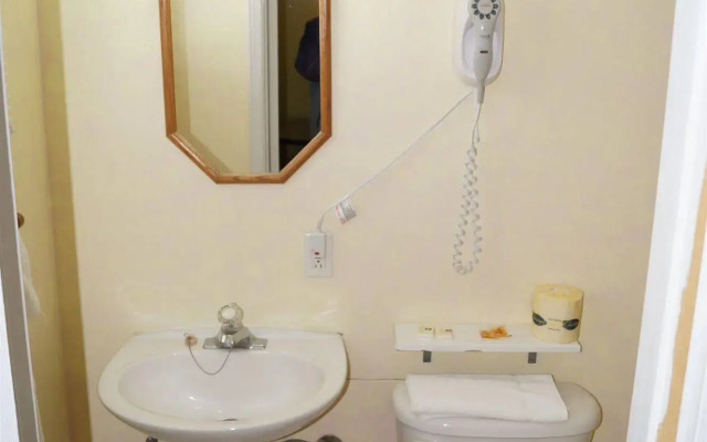 Robyn's Motel
