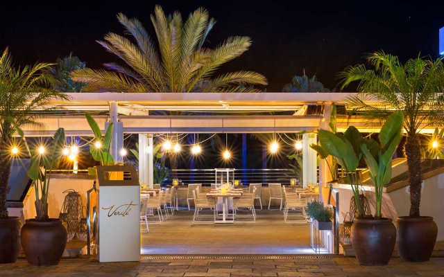 Amàre Beach Hotel Marbella вид на фасад