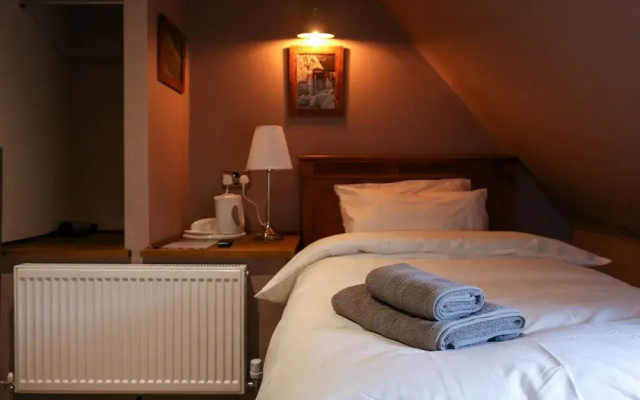 The Hollybush Inn