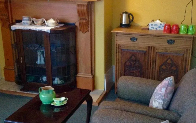 Albatross Inn Bed and Breakfast