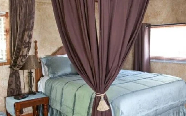 Mill Creek Manor B & B