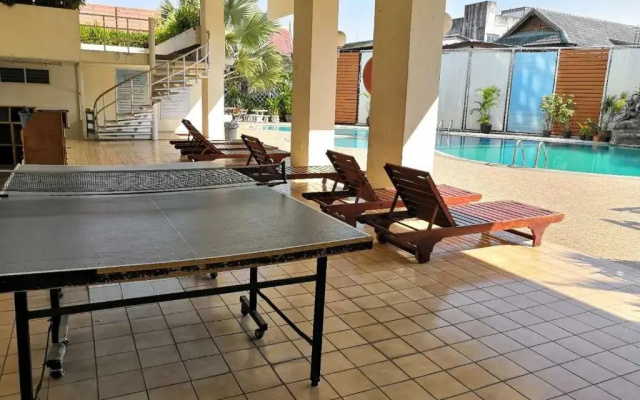 Near old city,Nimman,night Bazaar swimming pool apartment 25