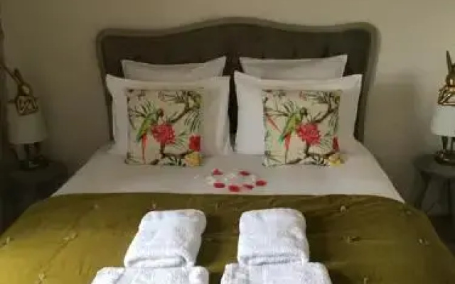 Chez Helen