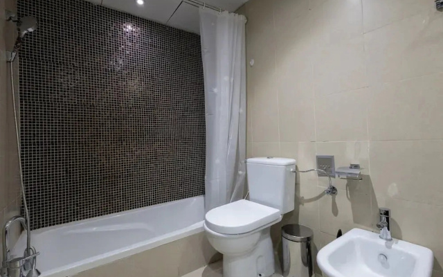 Stylish 2BR Business Bay Pool Access