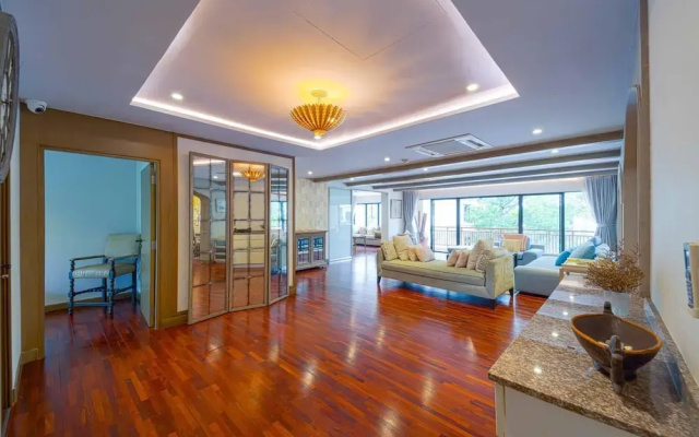 4 Bed Beachfront Condo SP43