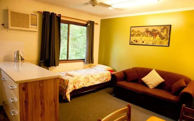 Lake Eacham Caravan Park & Self-Contained Cabins