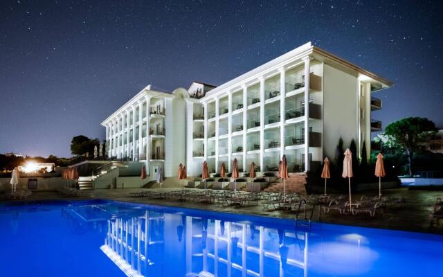 Avalon Hotel Лимни-Кери вид на фасад