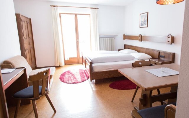 Апартаменты Calva B&B Apartments Маллес-Веноста комната для гостей