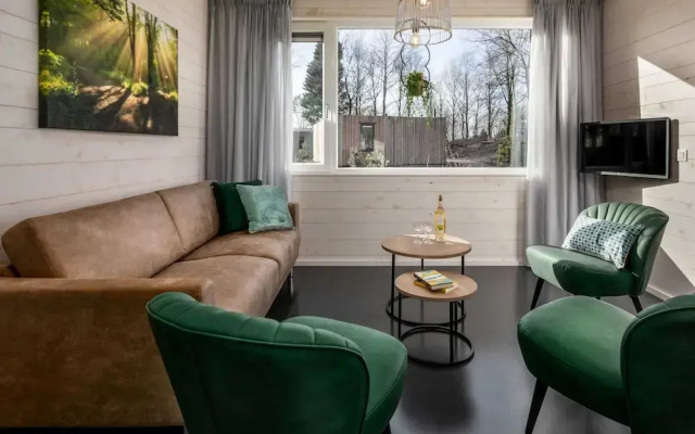 Water Lodge in Schaijk by the Waterside