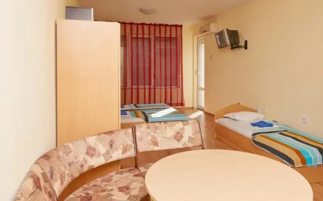 Evi Apartments 2