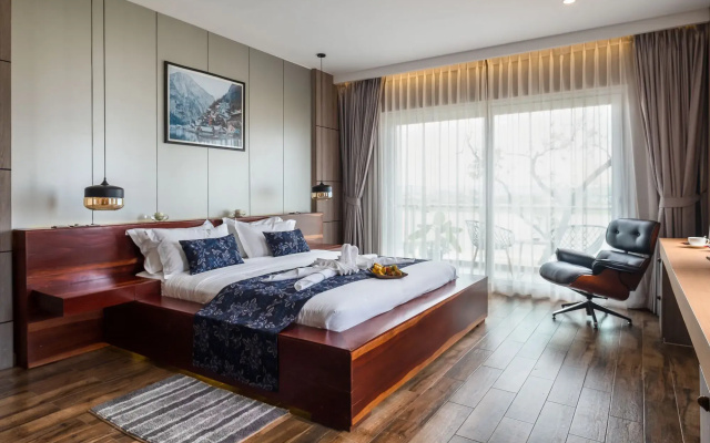 Nou's River Hotel