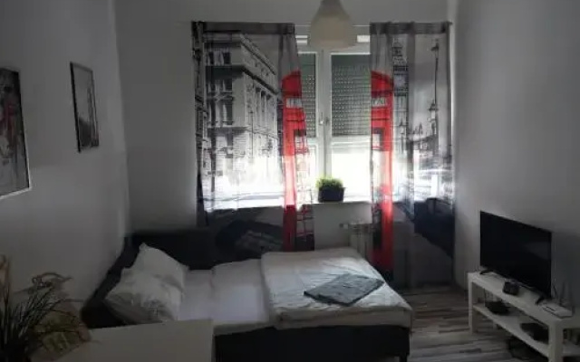 Red Apartament