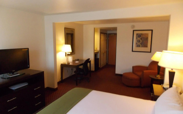 Holiday Inn Express Syracuse Fairgrounds by IHG