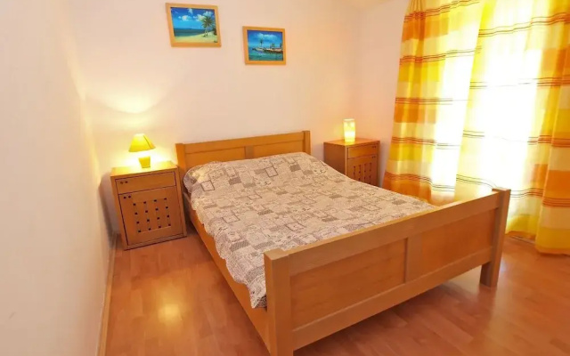 Apartments Orange 709