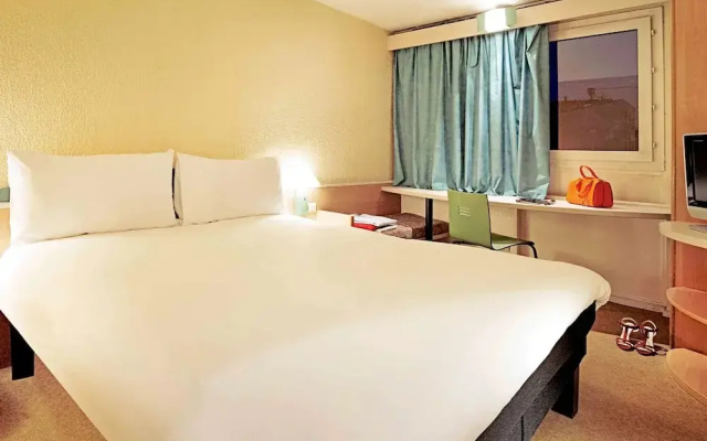 ibis Setubal