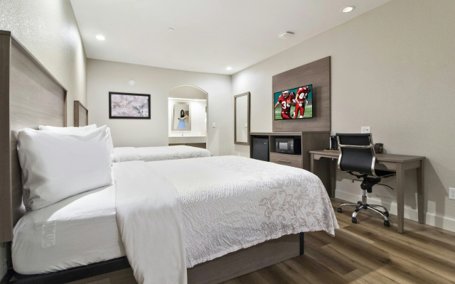 Red Roof Inn Plus+ Galveston - Beachfront
