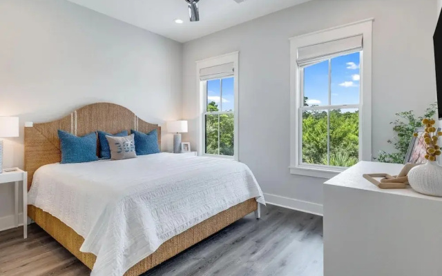 Honeybee by Southern Vacation Rentals