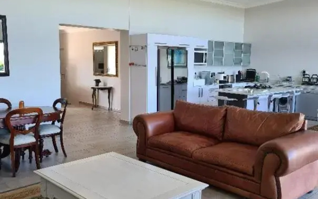 10 on Aquavista Addo River View Villa