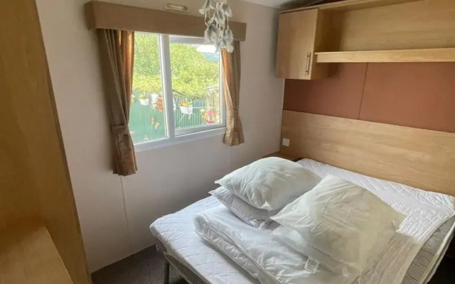 3 Bedroom Caravan - Sleeps 6, Pool & Garden