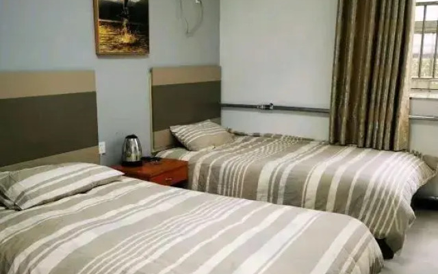 Hebi Yifeng Hotel